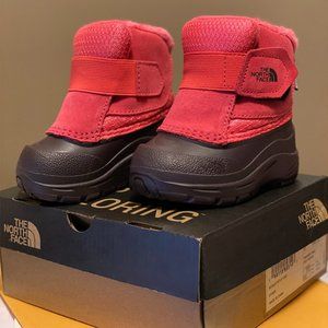 Toddler Girl North face Snowboots Size 4